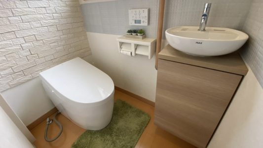 トイレをリフォームでおしゃれに！壁紙・床材・照明の選び方と費用を徹底解説